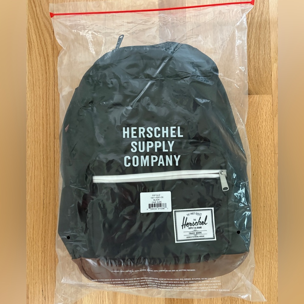 NWT Herschel Pop Quiz Backpack  - 25L size - Black